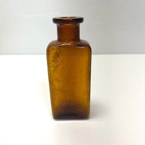 Vintage Amber Glass Apothecary Bottle PD & Co 114 Medicine Bottle 1870s